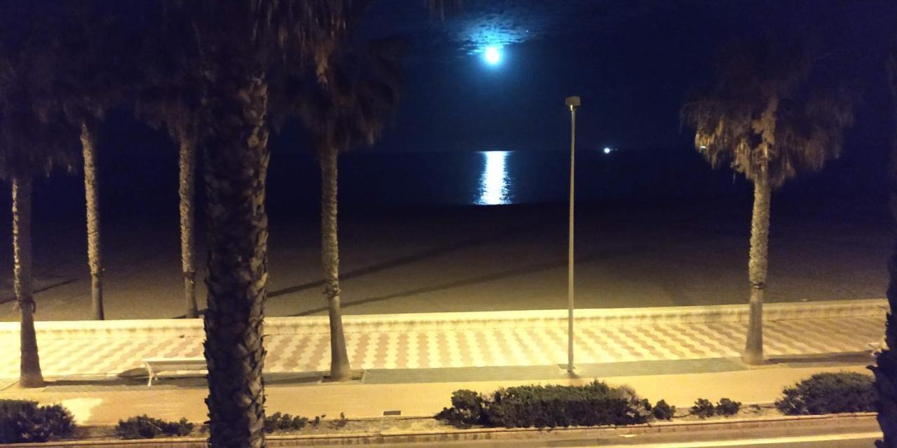 Premiere Ligne De Mer Roquetas de Mar Luaran gambar