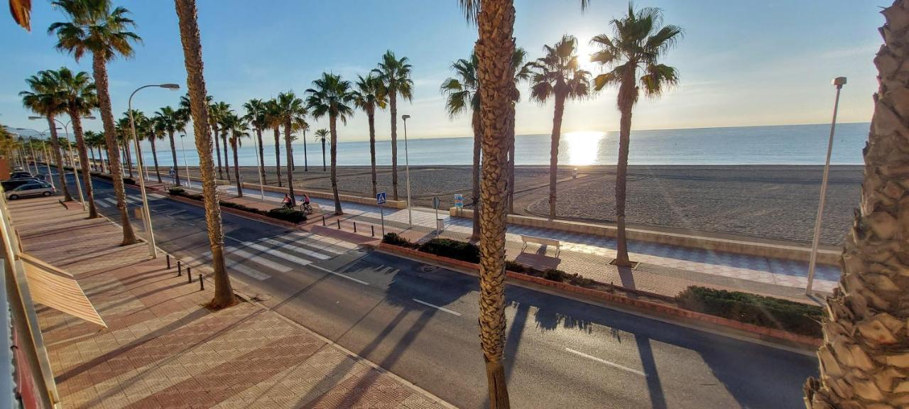 Premiere Ligne De Mer Roquetas de Mar Luaran gambar