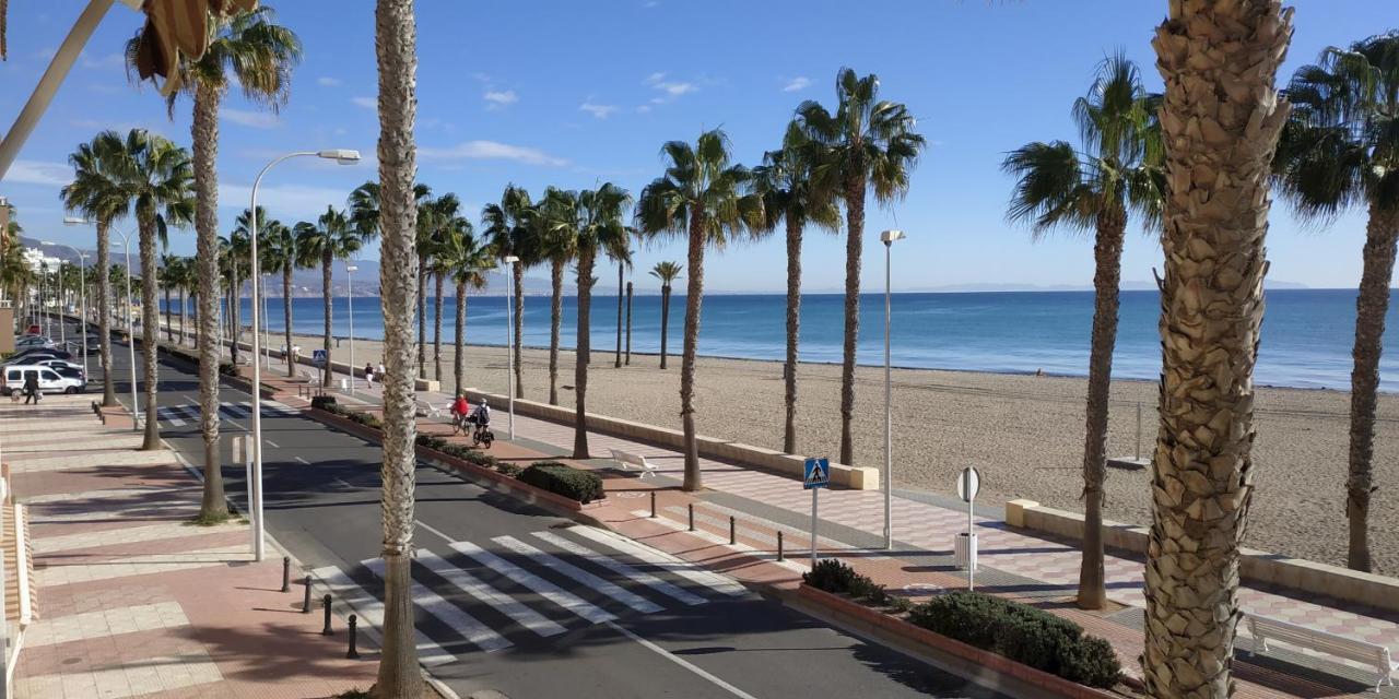 Premiere Ligne De Mer Roquetas de Mar Luaran gambar